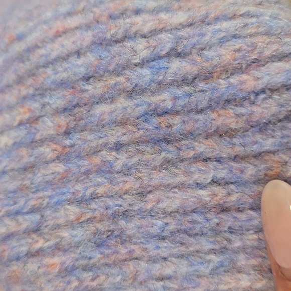 New LOFT Stylish Pastel Knit Scarf - Picture 3 of 7